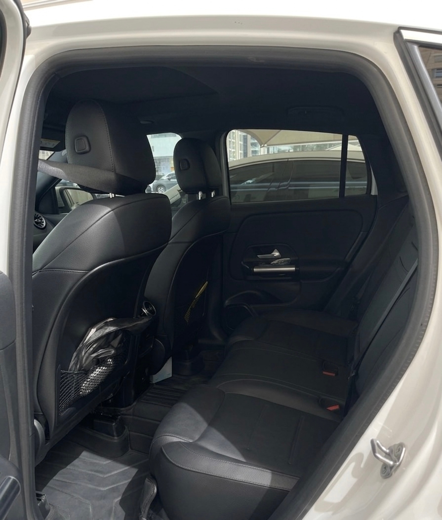 White Mercedes Benz GLA 220 2023
